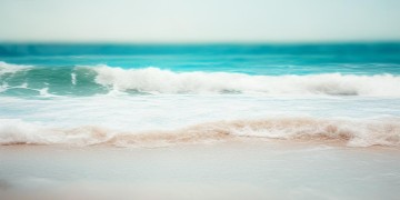 随着浪花走向远方究竟是哪首歌？