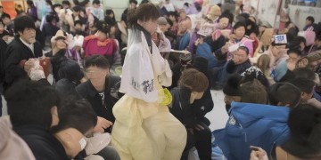 吹不动的笑脸究竟出自哪首歌？