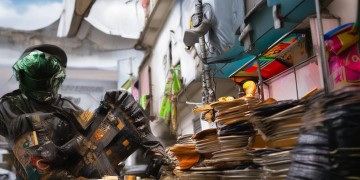 美丽的她开头曲究竟是什么歌？