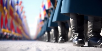 俄罗斯阅兵开头的歌究竟是什么？